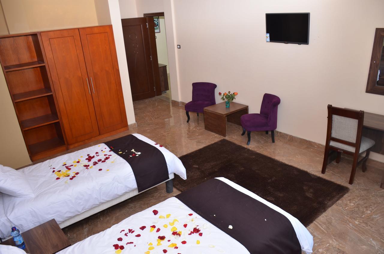 Melodie Hotel Адис Абеба Екстериор снимка