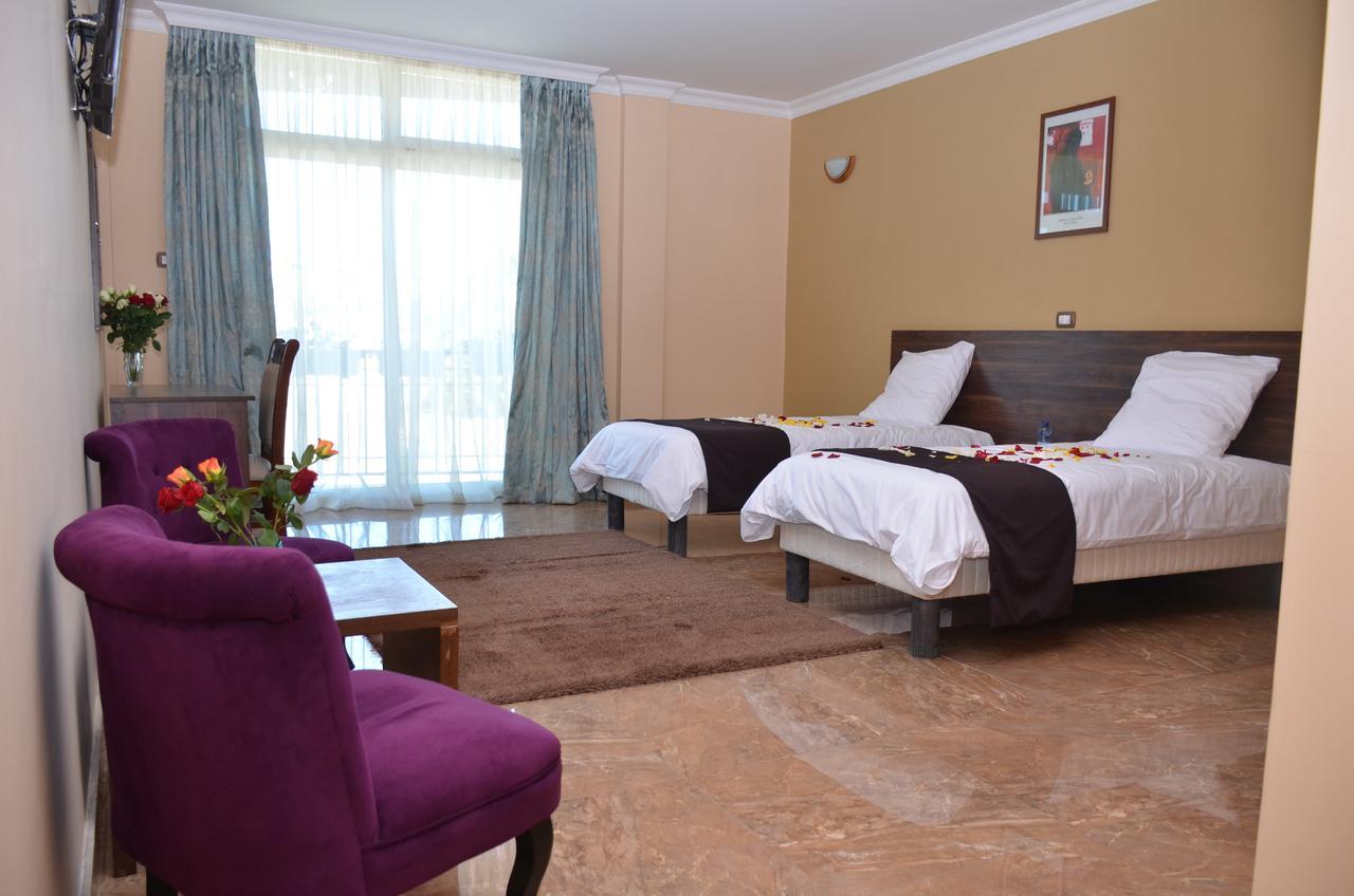 Melodie Hotel Адис Абеба Екстериор снимка