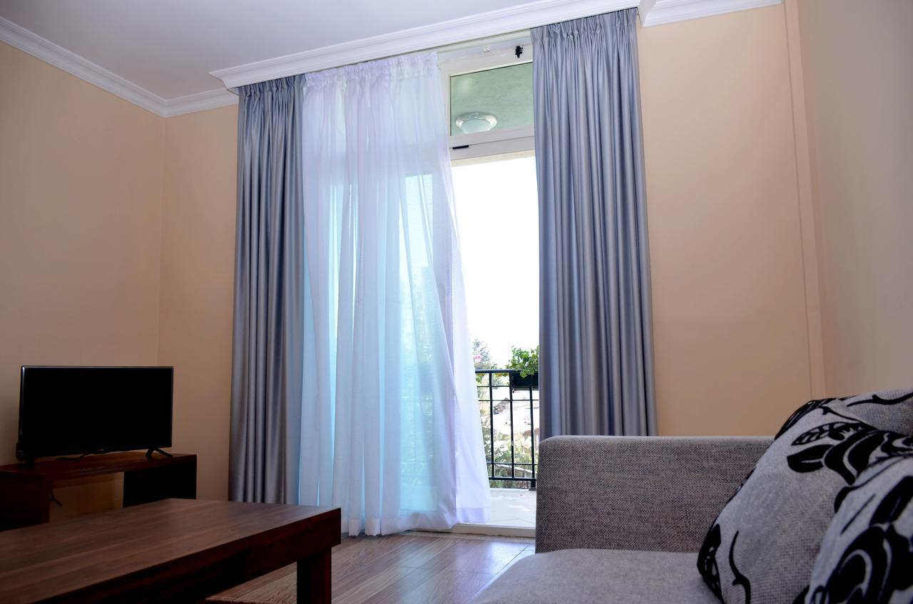 Melodie Hotel Адис Абеба Екстериор снимка