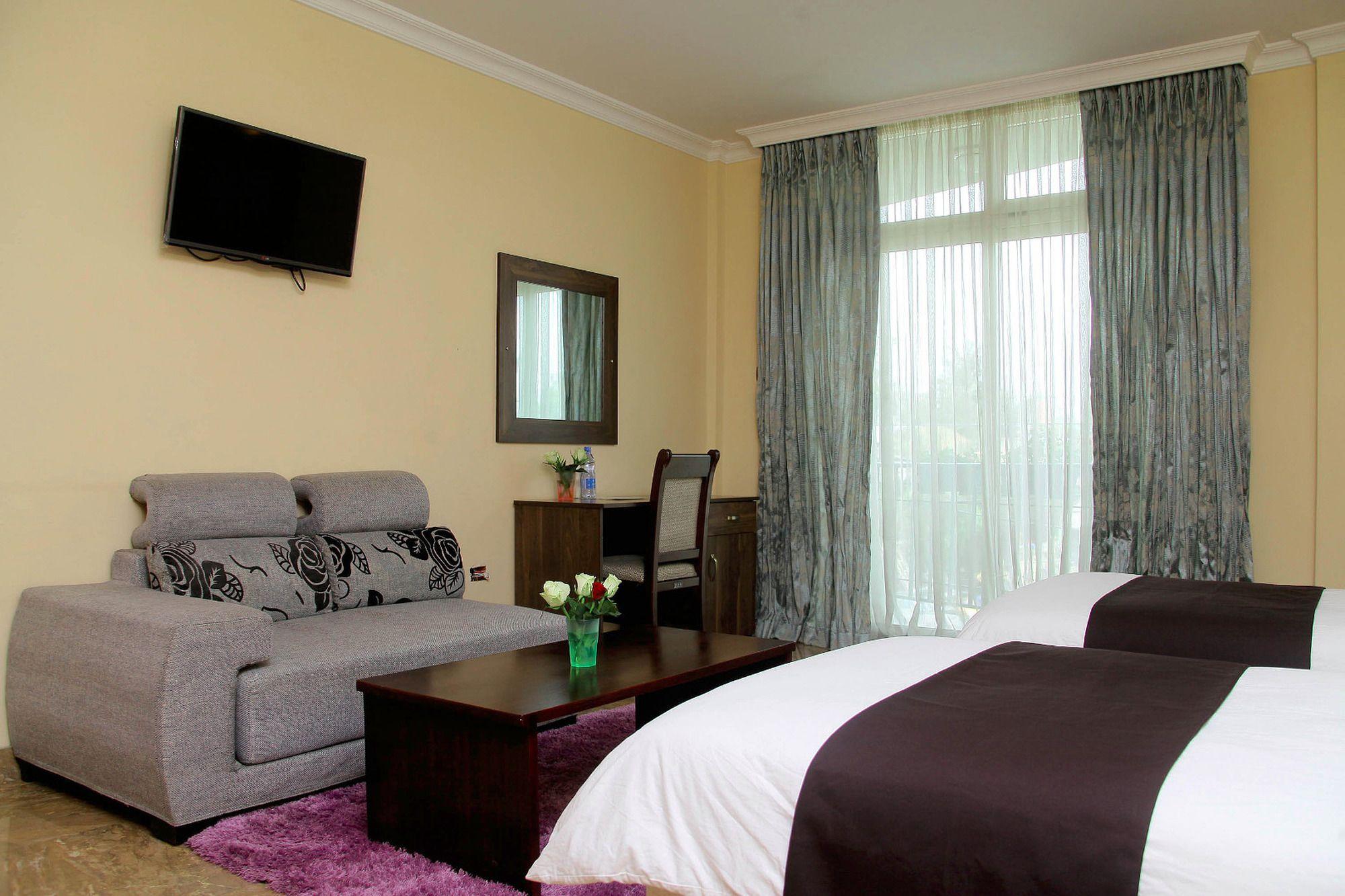 Melodie Hotel Адис Абеба Екстериор снимка