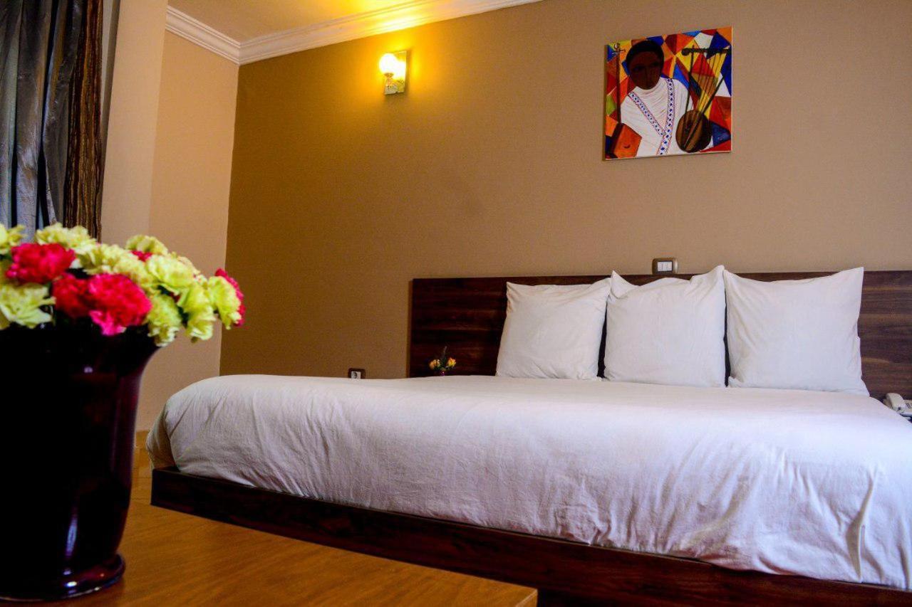 Melodie Hotel Адис Абеба Екстериор снимка